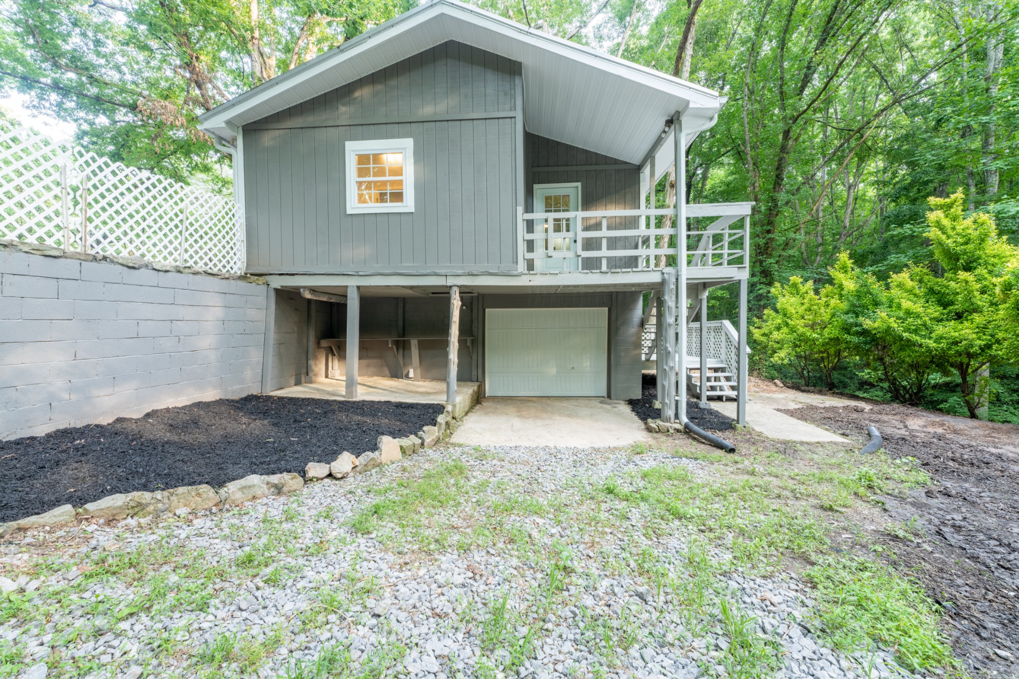 121 Smith Road Winchester, TN 37398 - Photo 12 of 31 a view of a house with a yard and garage
