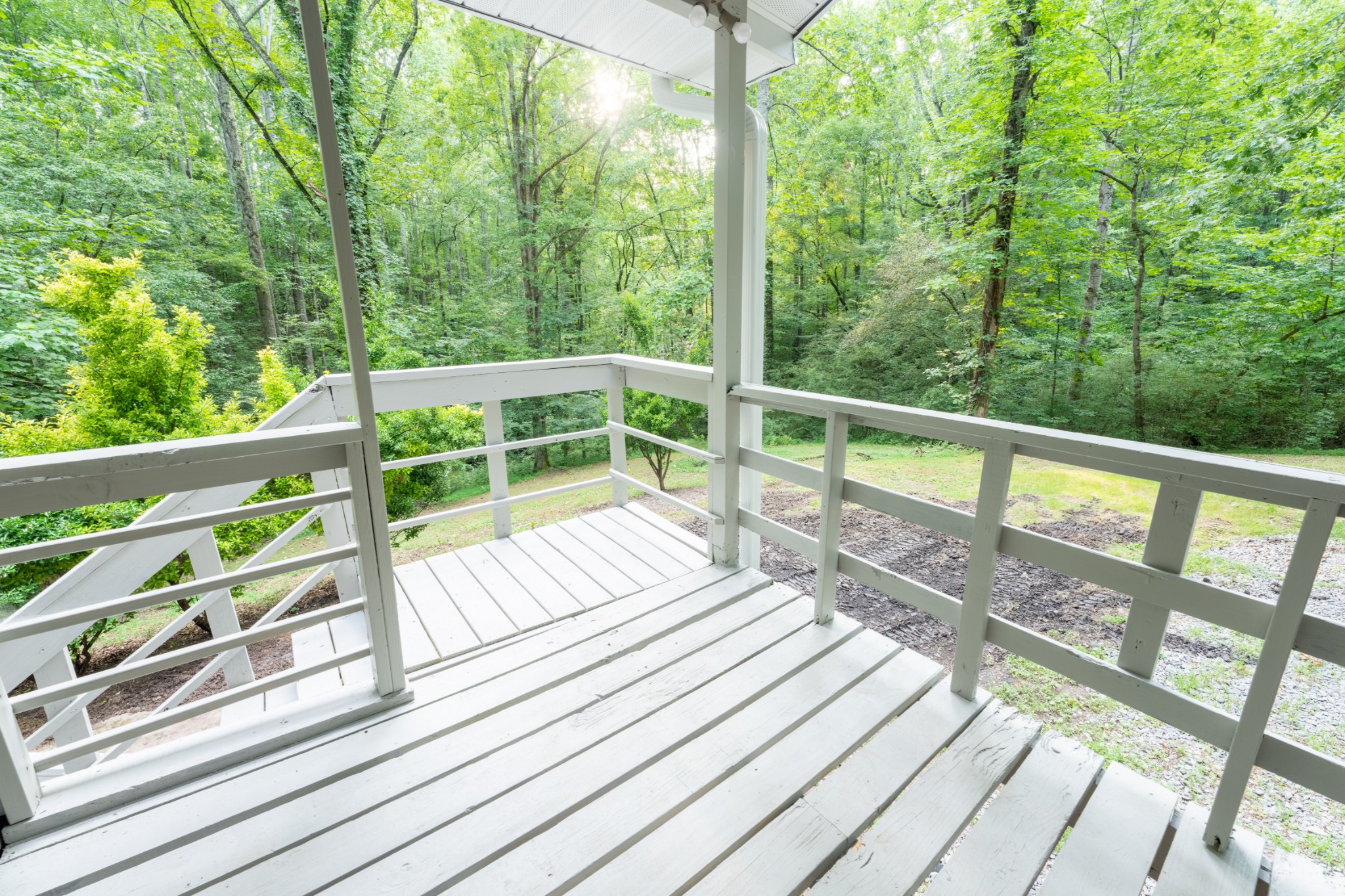 121 Smith Road Winchester, TN 37398 - Photo 15 of 31 a view of balcony with wooden floor and fence