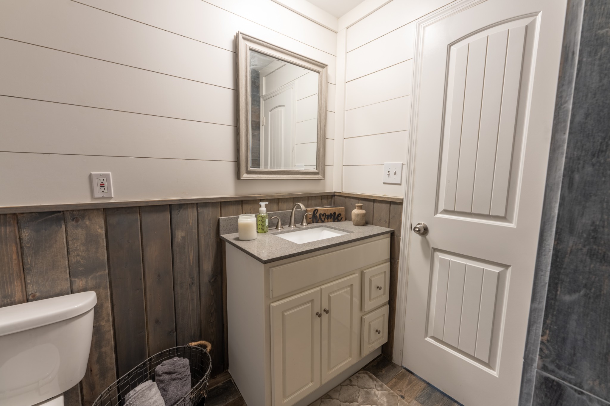 121 Smith Road Winchester, TN 37398 - Photo 29 of 31 a bathroom with a sink and a mirror