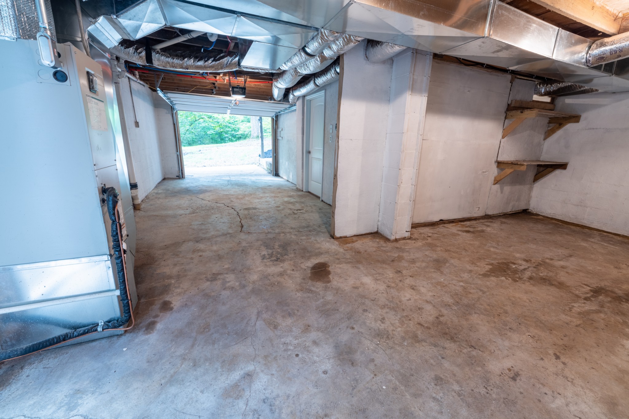 121 Smith Road Winchester, TN 37398 - Photo 31 of 31 a view of a garage