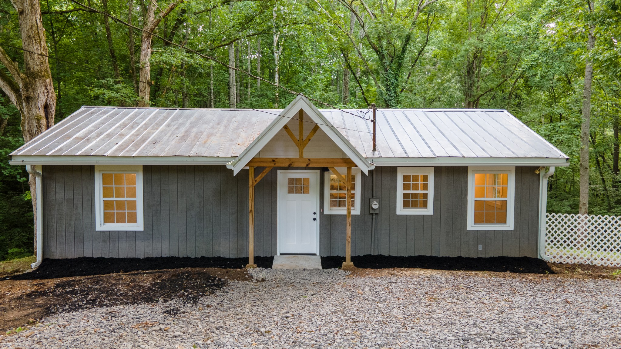 121 Smith Road Winchester, TN 37398 - Photo 5 of 31 a view of house with garden