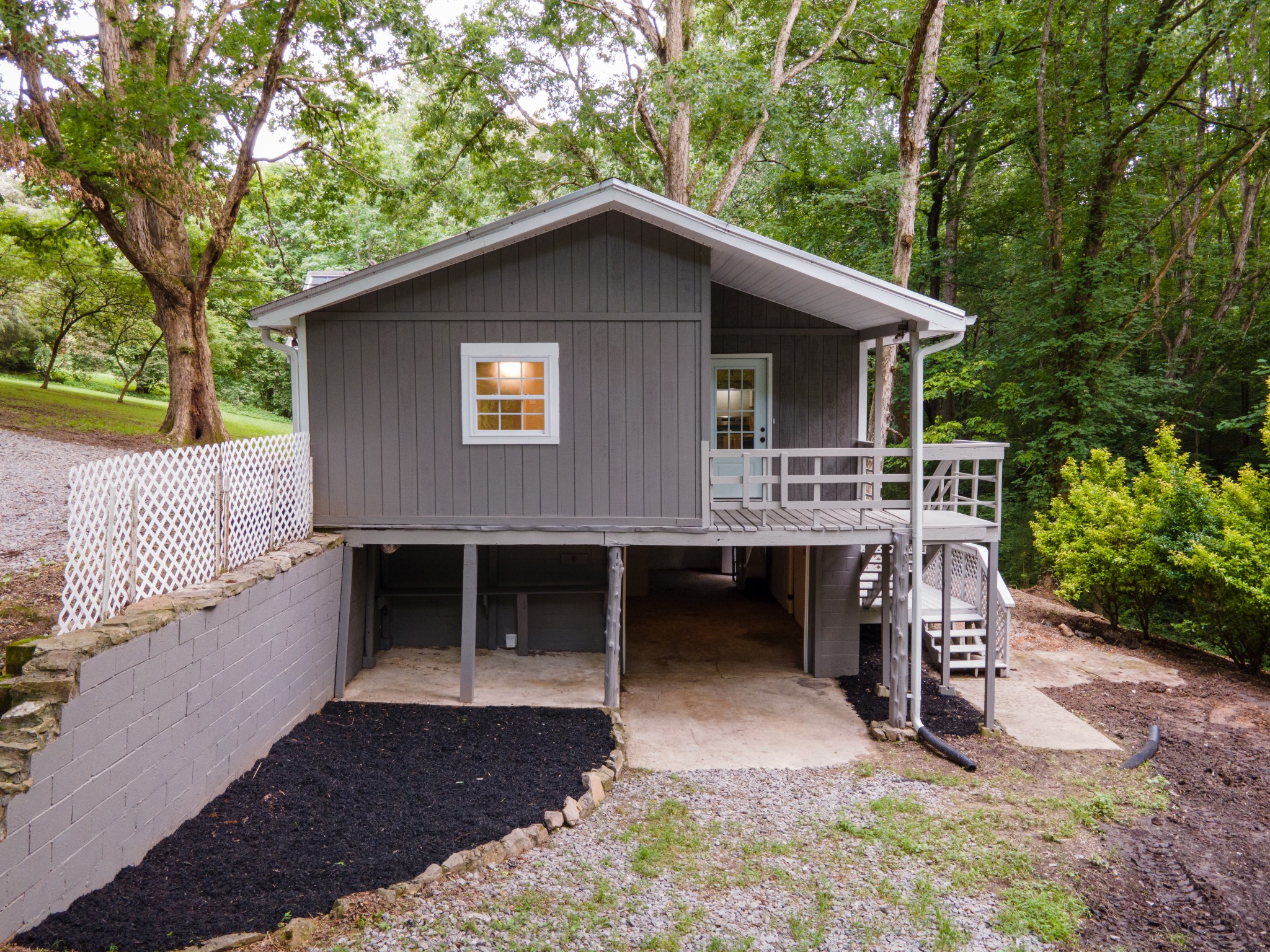 121 Smith Road Winchester, TN 37398 - Photo 10 of 31 a front view of a house with a yard