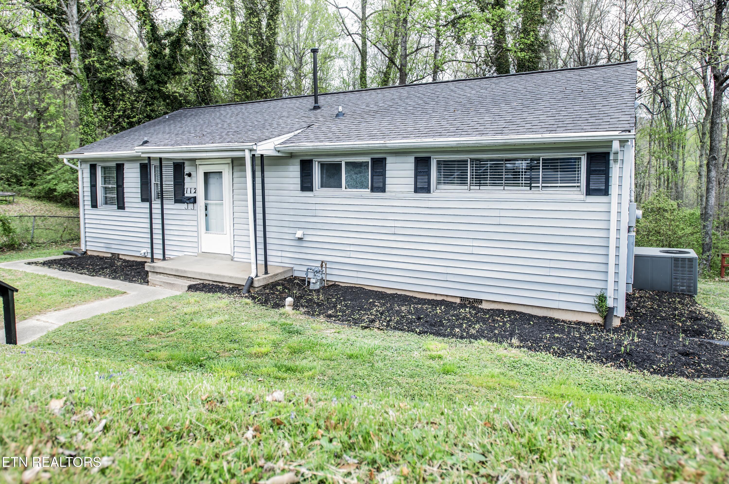 112 Andover Circle Oak Ridge, TN 37830 - Photo 1 of 18 Front