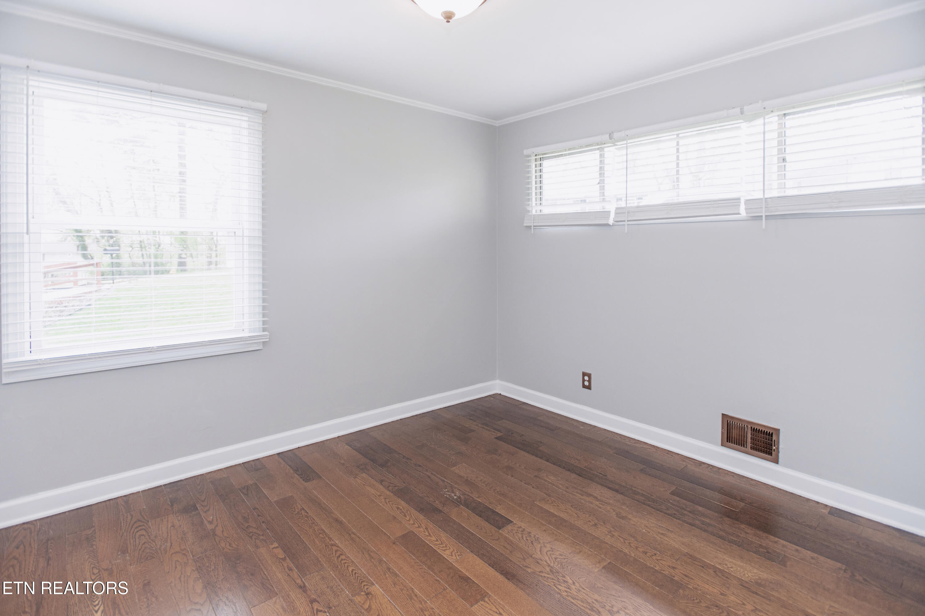 112 Andover Circle Oak Ridge, TN 37830 - Photo 13 of 18 Bedroom 3