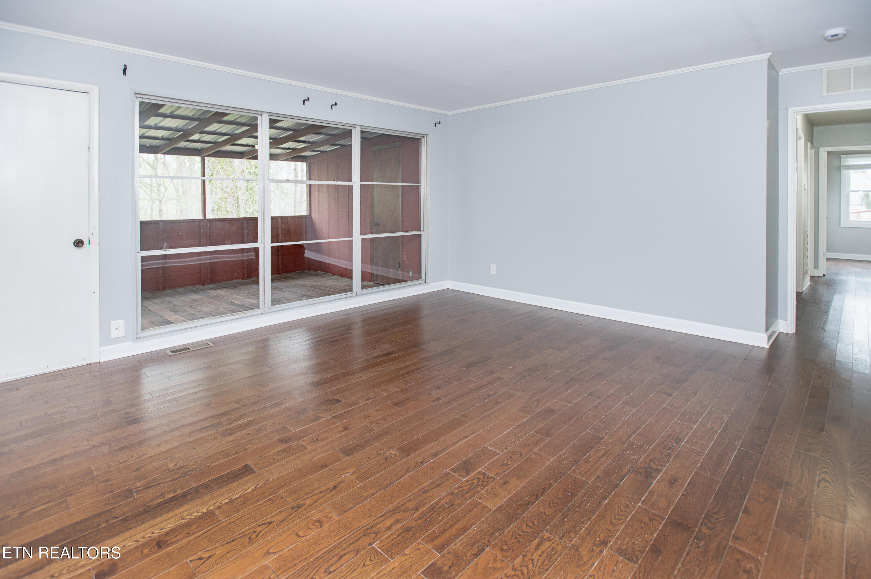 112 Andover Circle Oak Ridge, TN 37830 - Photo 8 of 18 Great room