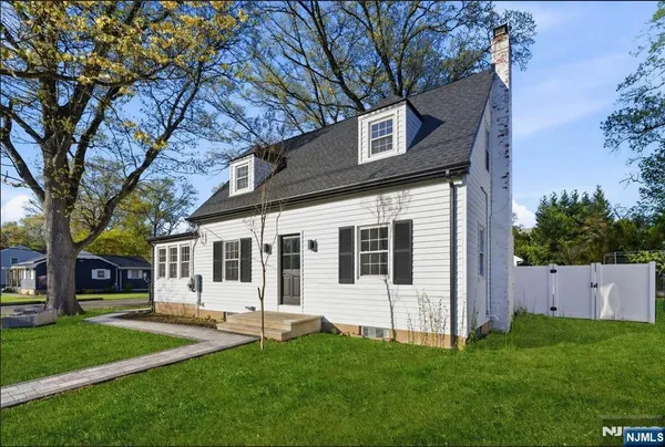 $849,000 | 224 Godwin Avenue, Wyckoff, NJ 07481