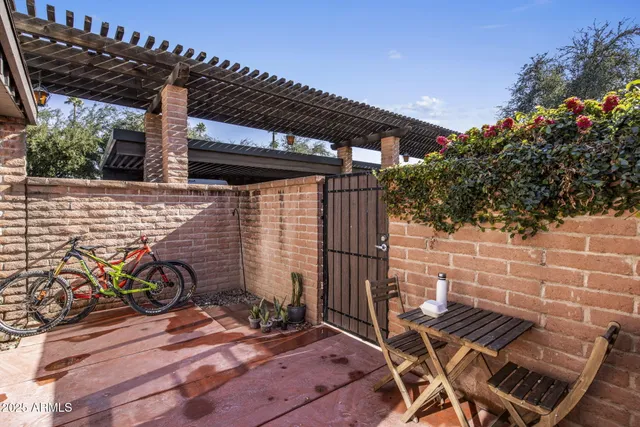 $315,000 | 3002 North 32nd Street, Unit 17, Phoenix, AZ 85018