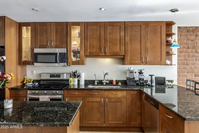 $315,000 | 3002 North 32nd Street, Unit 17, Phoenix, AZ 85018