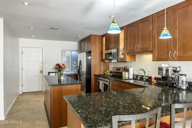 $315,000 | 3002 North 32nd Street, Unit 17, Phoenix, AZ 85018