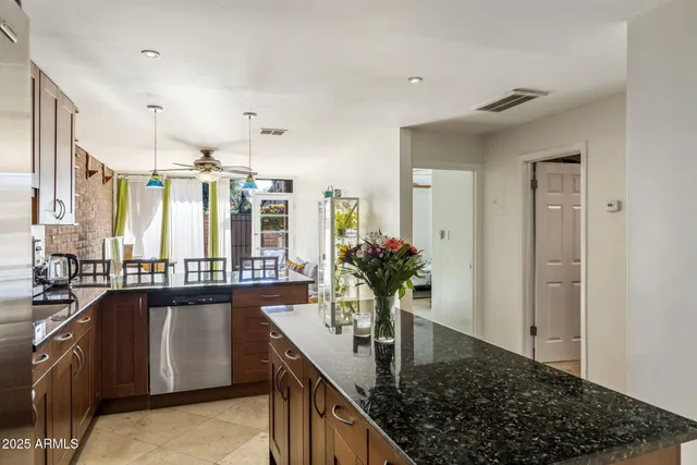 $315,000 | 3002 North 32nd Street, Unit 17, Phoenix, AZ 85018