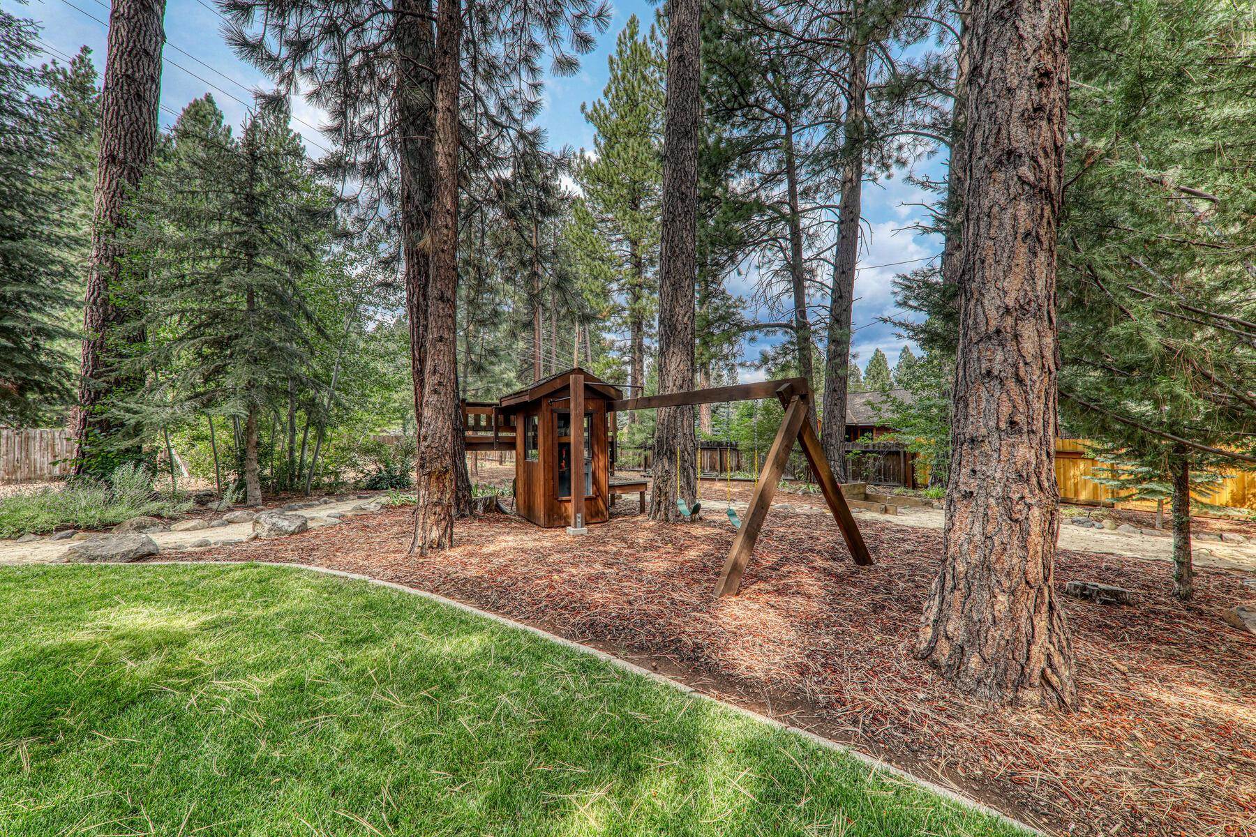 10462 Red Fir Road Truckee, CA 96161 - Photo 24 of 28 Gallery Image 24