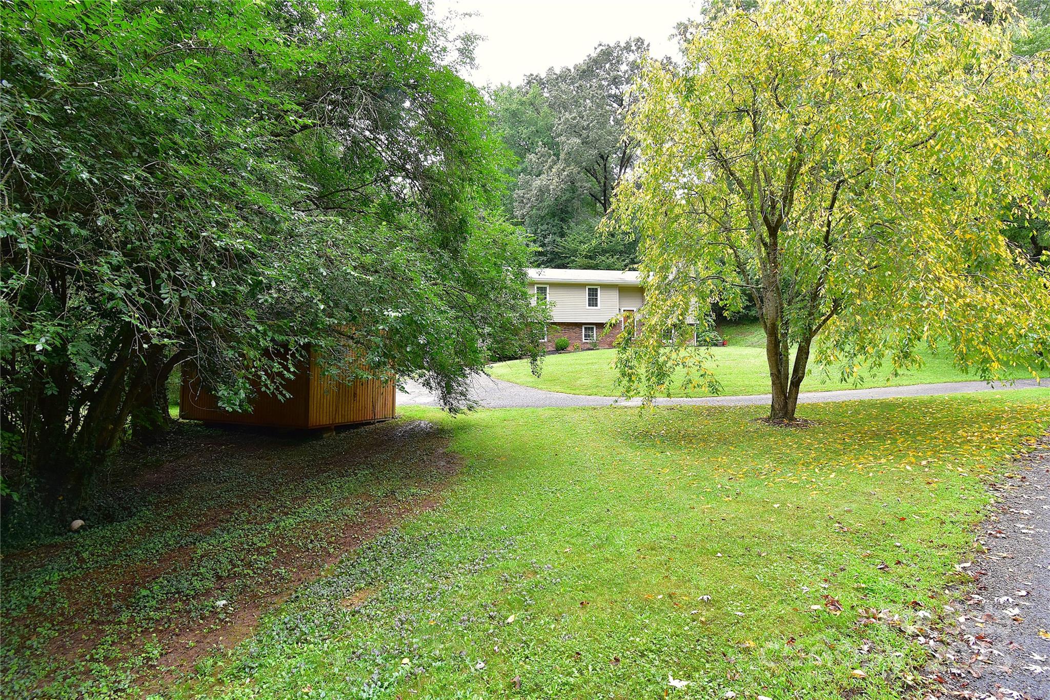 76 Melton Road Candler, NC 28715 - Photo 26 of 34 Gallery Image 26
