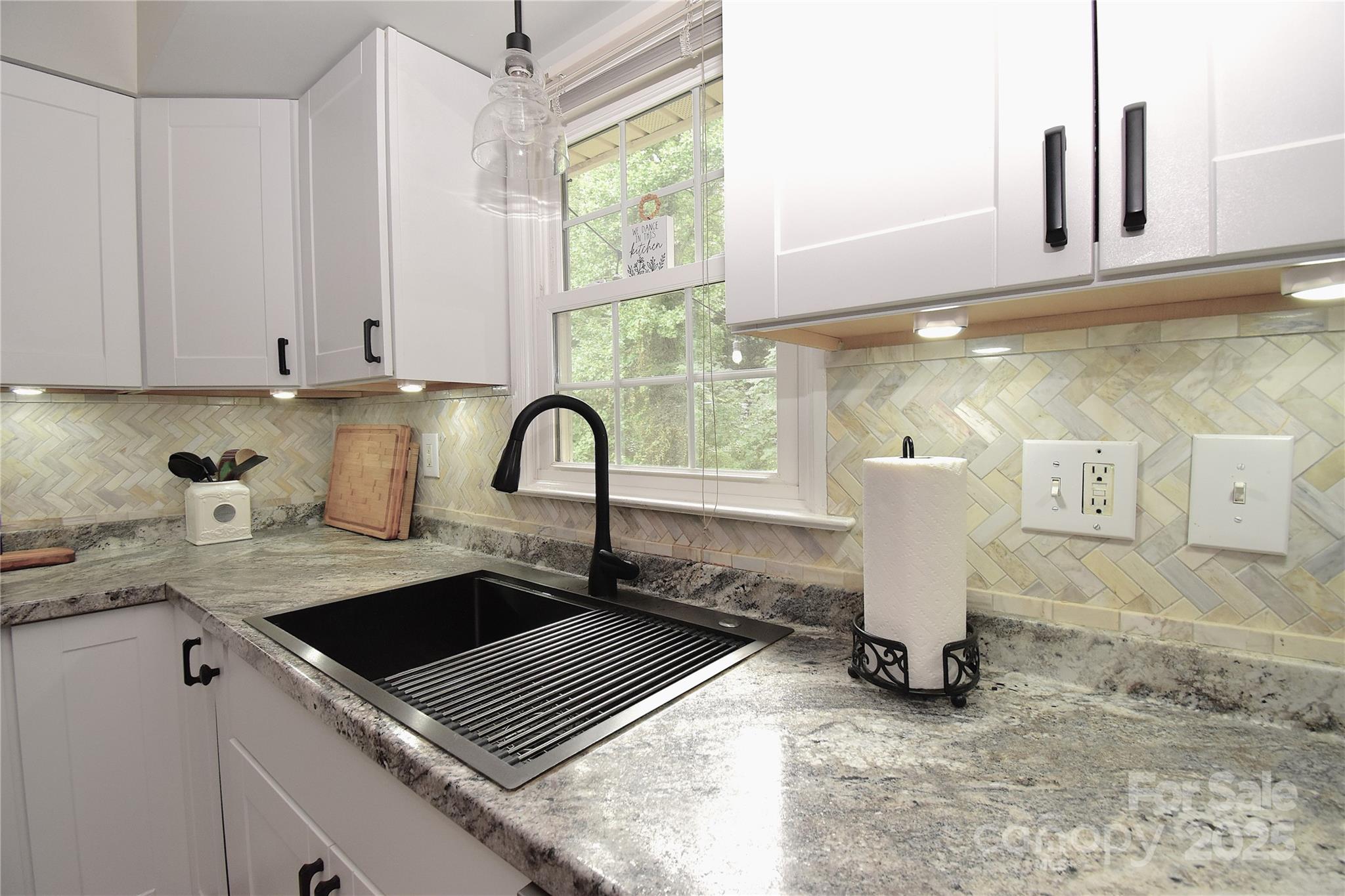 76 Melton Road Candler, NC 28715 - Photo 5 of 34 Gallery Image 5