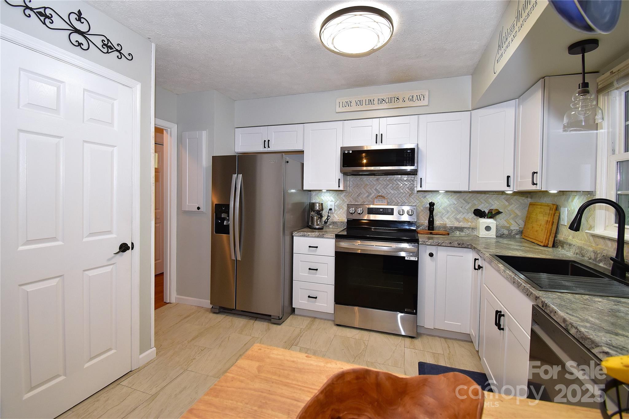 76 Melton Road Candler, NC 28715 - Photo 6 of 34 Gallery Image 6