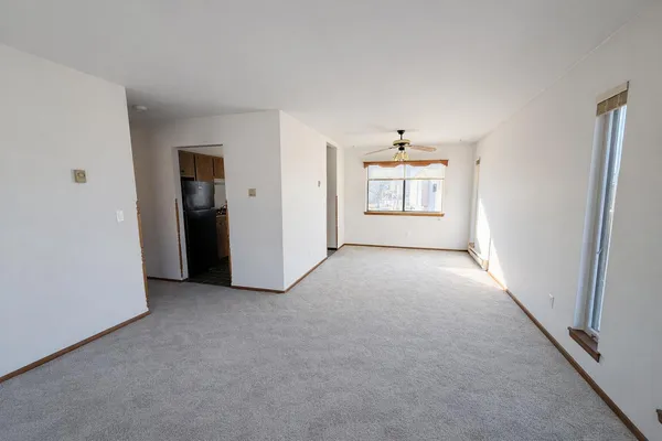 $1,350 | 1876 Haymarket Road, Unit 8, Waukesha, WI 53189