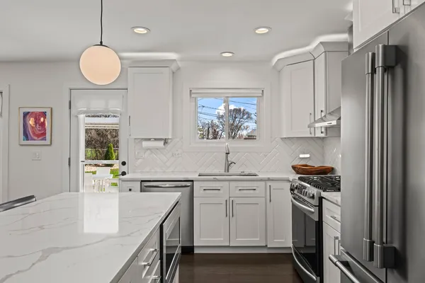$625,000 | 671 Hazel Court, Roselle, IL 60172