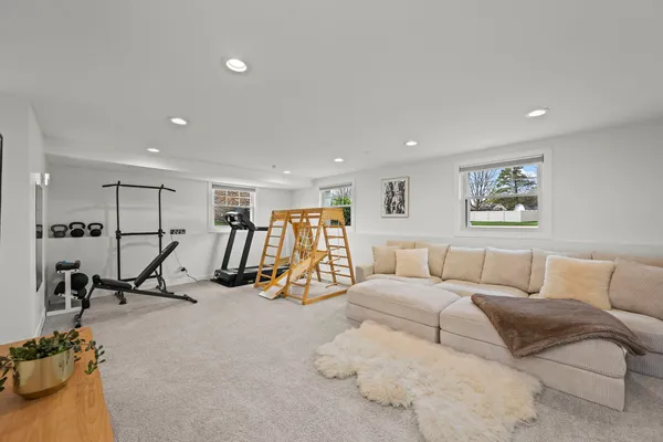 $625,000 | 671 Hazel Court, Roselle, IL 60172