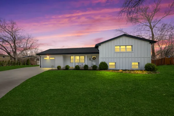 $625,000 | 671 Hazel Court, Roselle, IL 60172