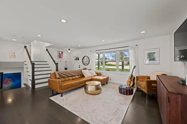 $625,000 | 671 Hazel Court, Roselle, IL 60172