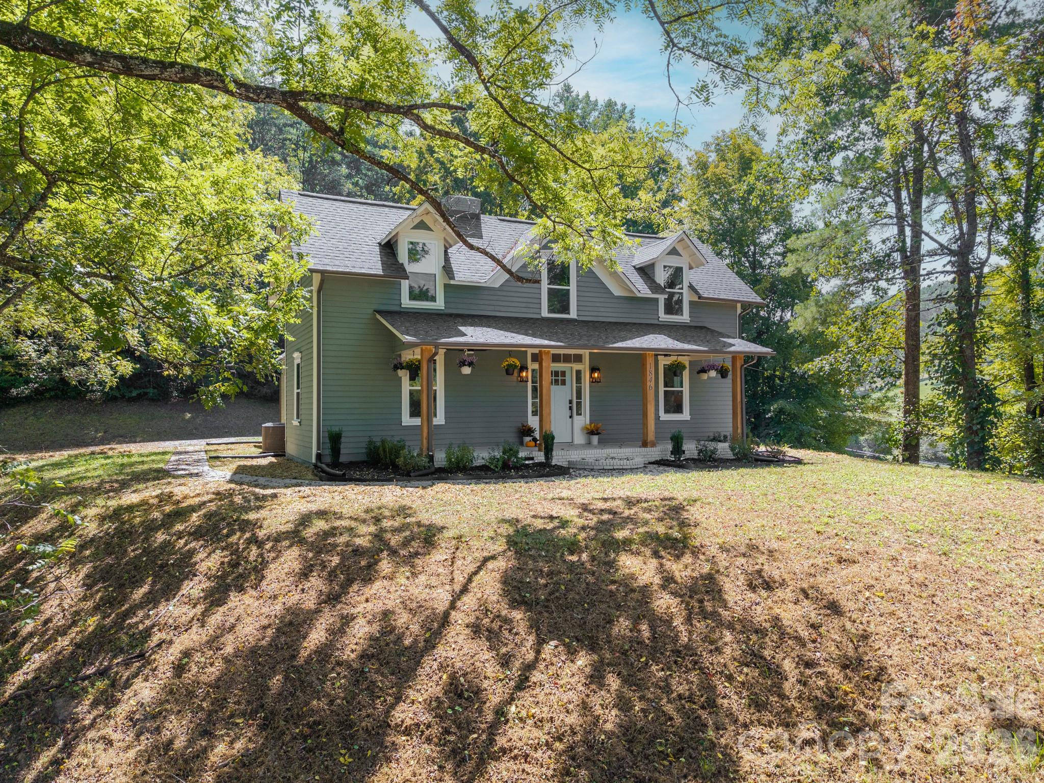 1846 Sunset Farms Road Whittier, NC 28789 - Photo 1 of 46 Gallery Image 1