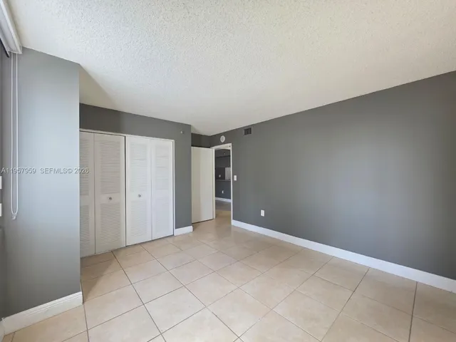 $2,300 | 800 North Miami Avenue, Unit E1707, Miami, FL 33136