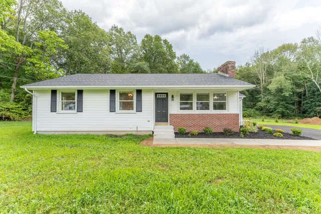 $383,800 | 170 Lake Street, Plainfield, CT 06354