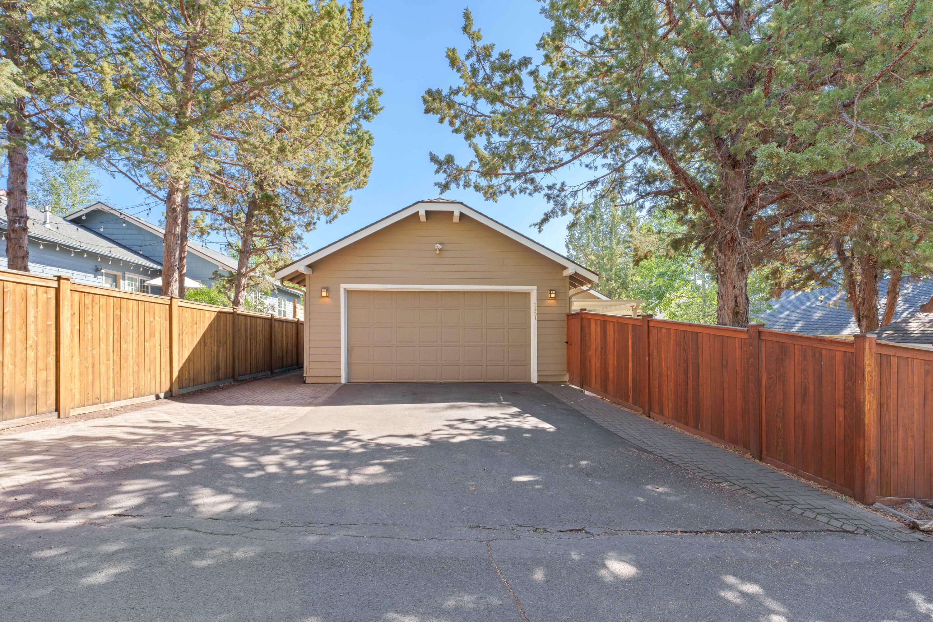2431 Northwest Awbrey Road Bend, OR 97703 - Photo 30 of 35 DSC06612