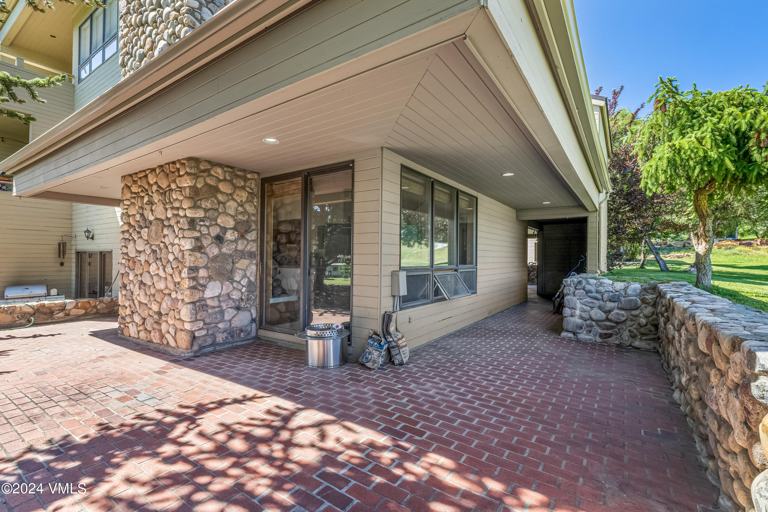 1121 Berry Creek Road, Unit C7 Edwards, CO 81632 - Photo 11 of 15 Wrap around patio