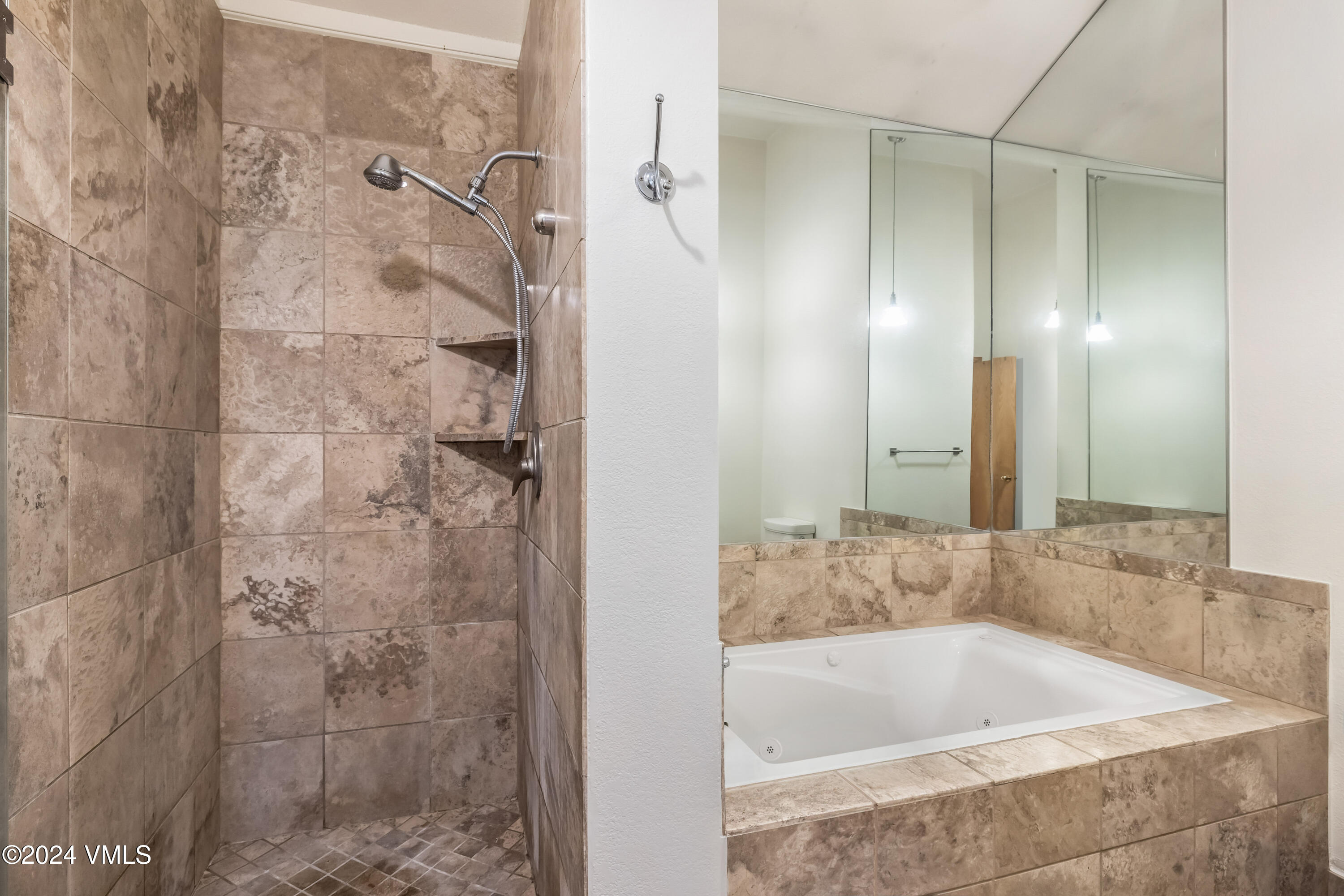 1121 Berry Creek Road, Unit C7 Edwards, CO 81632 - Photo 7 of 15 Master bathroom