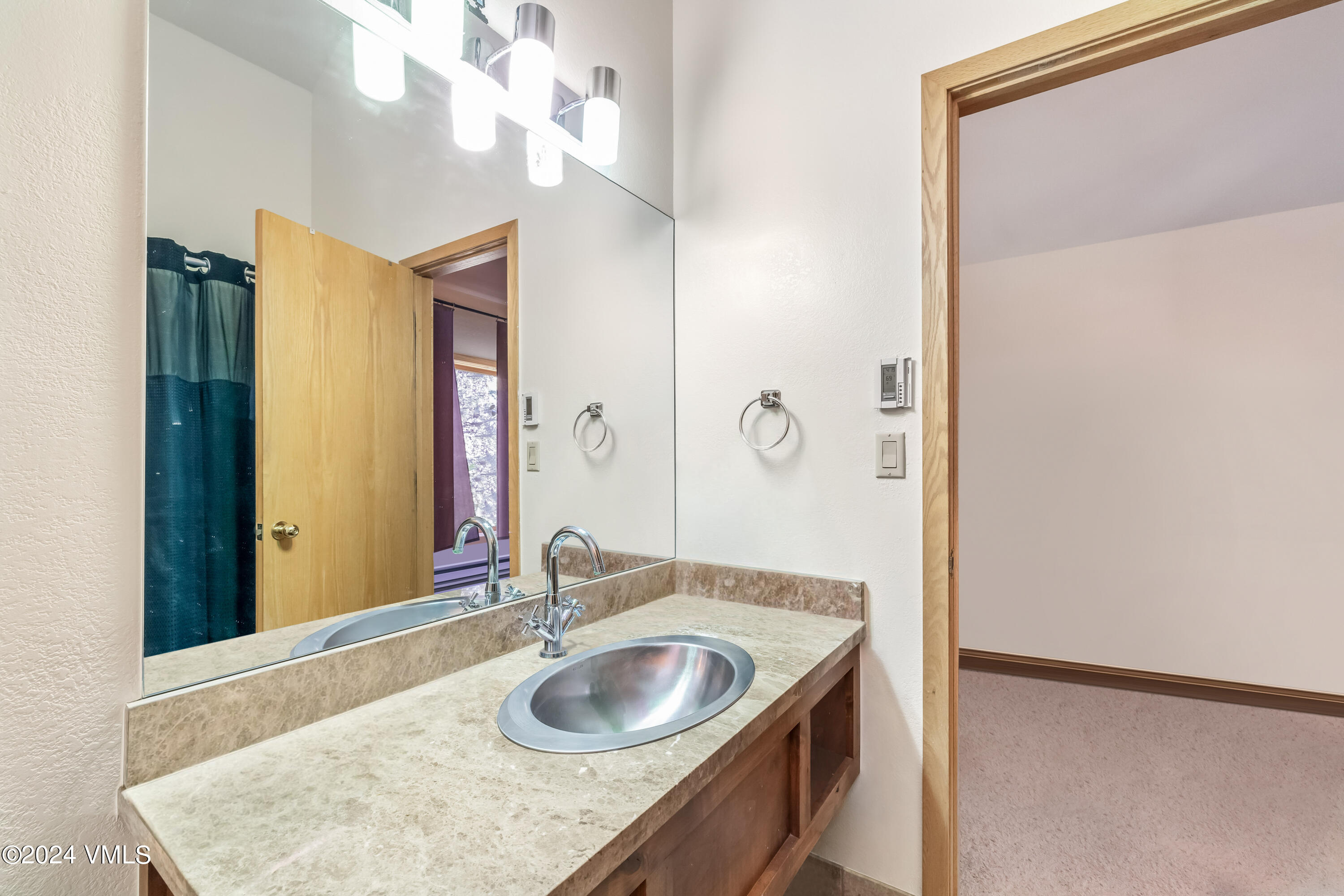 1121 Berry Creek Road, Unit C7 Edwards, CO 81632 - Photo 10 of 15 Guest bathroom