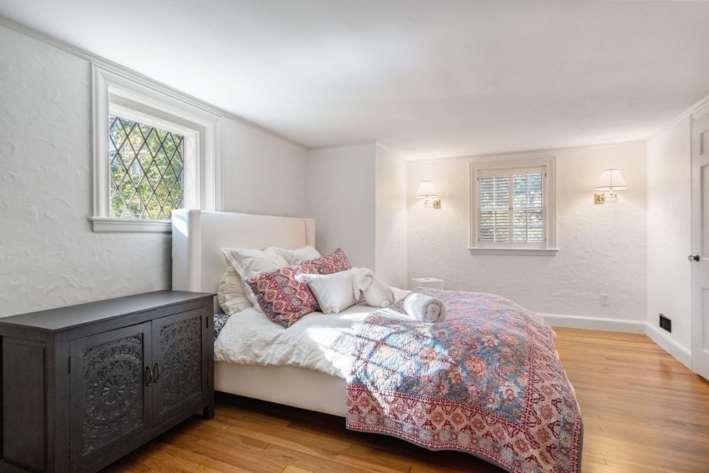 91 Old Colony Road Wellesley, MA 02481 - Photo 26 of 35 a bedroom with a bed and a window