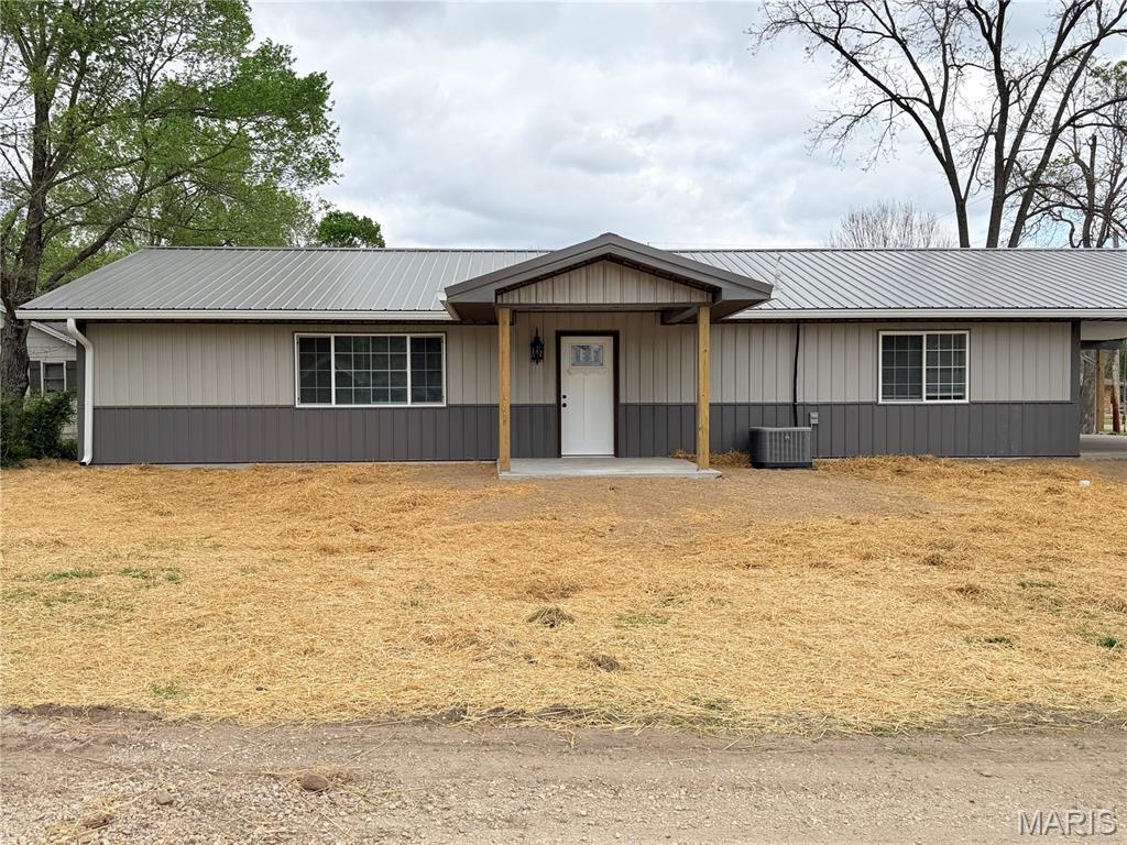 211 Maple Street Pilot Knob, MO 63663 - Photo 1 of 24