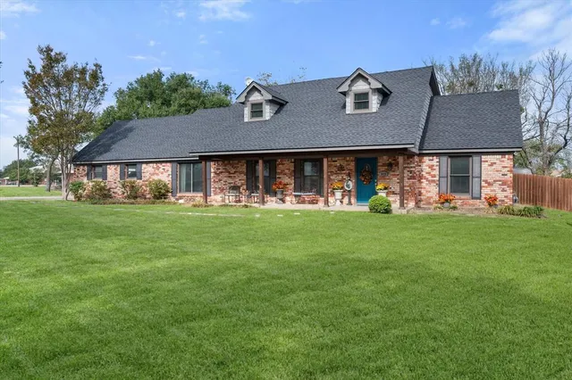 $395,000 | 3620 West State Highway 22, Corsicana, TX 75110