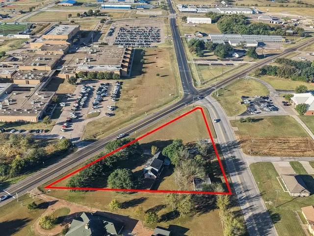 $395,000 | 3620 West State Highway 22, Corsicana, TX 75110