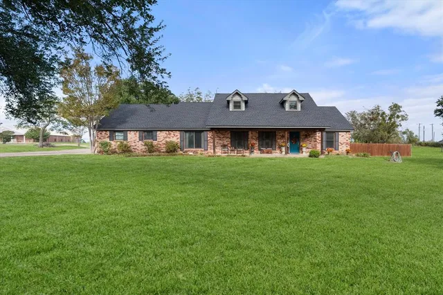 $395,000 | 3620 West State Highway 22, Corsicana, TX 75110