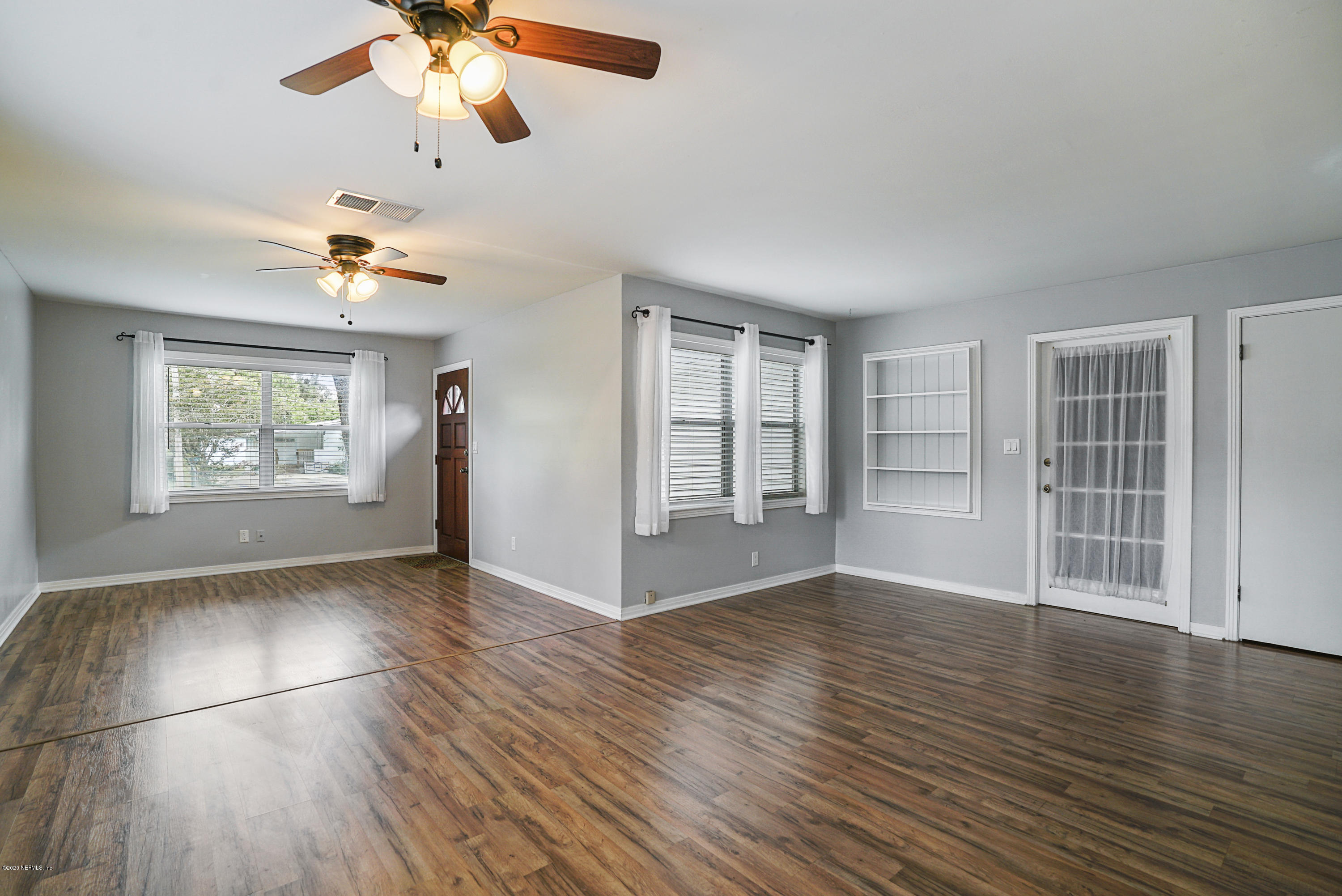 7421 Roslyn Road Jacksonville, FL 32244 - Photo 4 of 36 Doorway to Garage