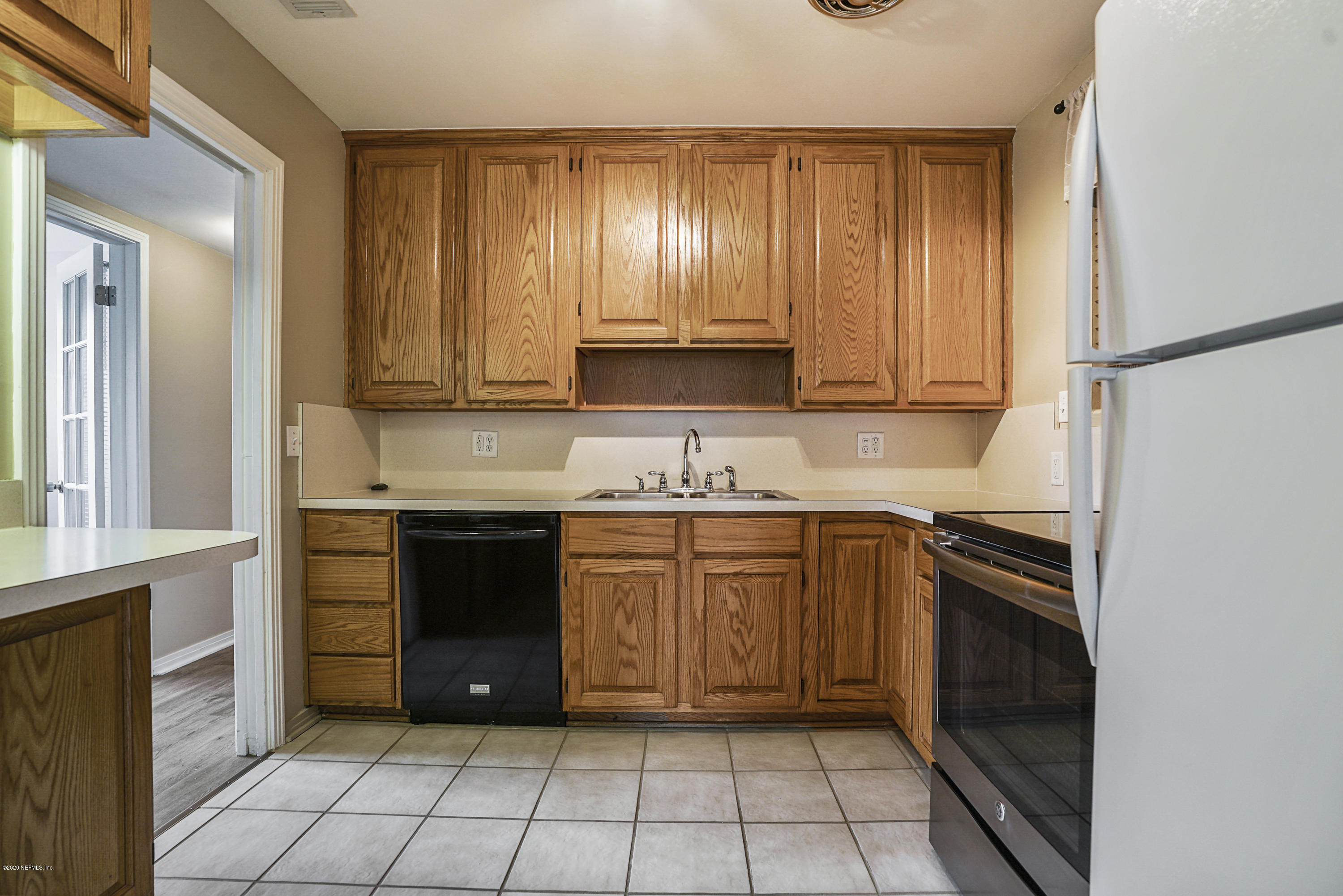 7421 Roslyn Road Jacksonville, FL 32244 - Photo 8 of 36 Kitchen