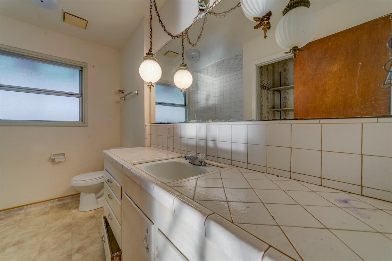 2019 V Street Merced, CA 95340 - Photo 11 of 36 Gallery Image 11