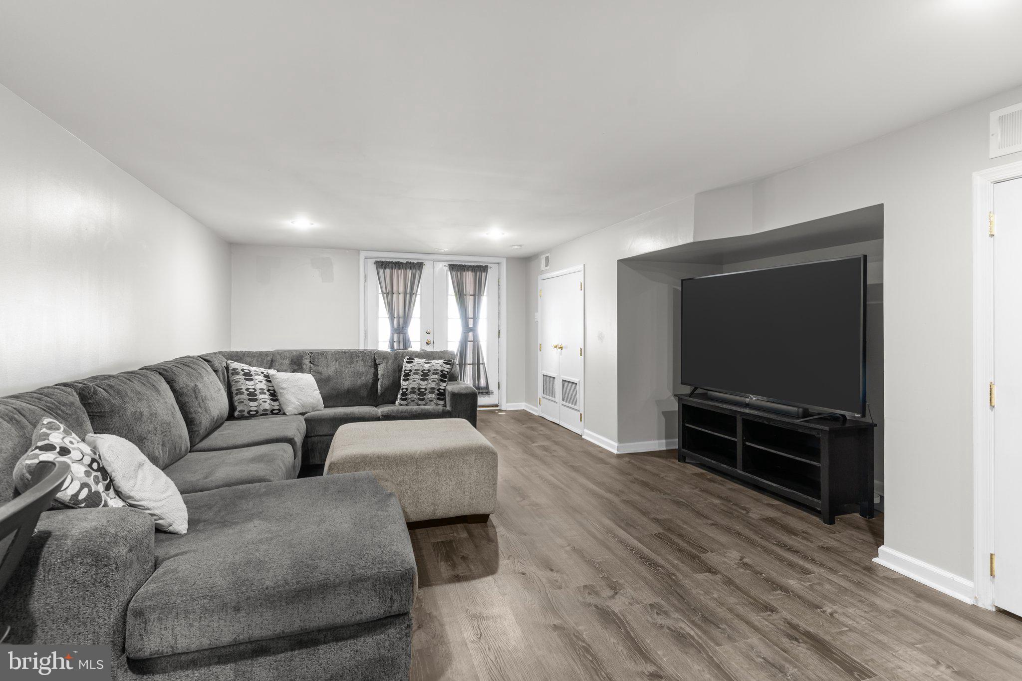 3306 Fairdale Road Philadelphia, PA 19154 - Photo 20 of 25 Gallery Image 20