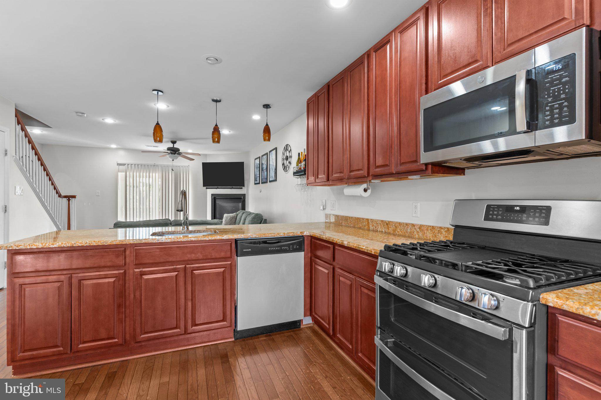 3306 Fairdale Road Philadelphia, PA 19154 - Photo 9 of 25 Gallery Image 9