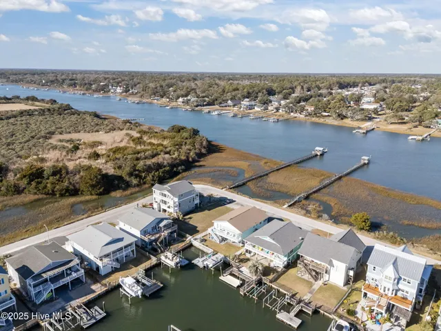 $795,000 | 142 Greensboro Street, Holden Beach, NC 28462