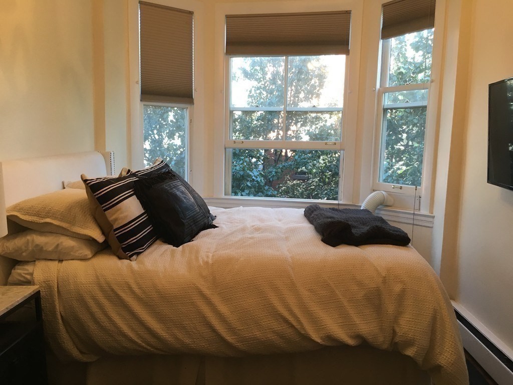 30 Pinckney Street, Unit 5 Boston, MA 02114 - Photo 6 of 9