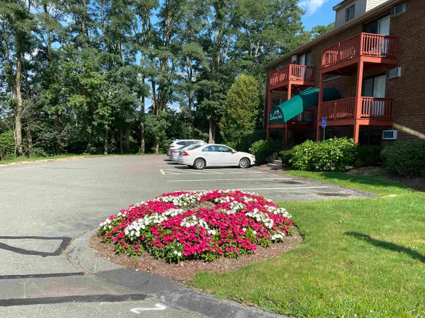 $1,920 | 29 Capron Road, Unit 85, Milford, NH 03055