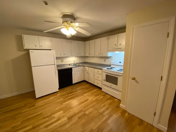 $1,920 | 29 Capron Road, Unit 85, Milford, NH 03055