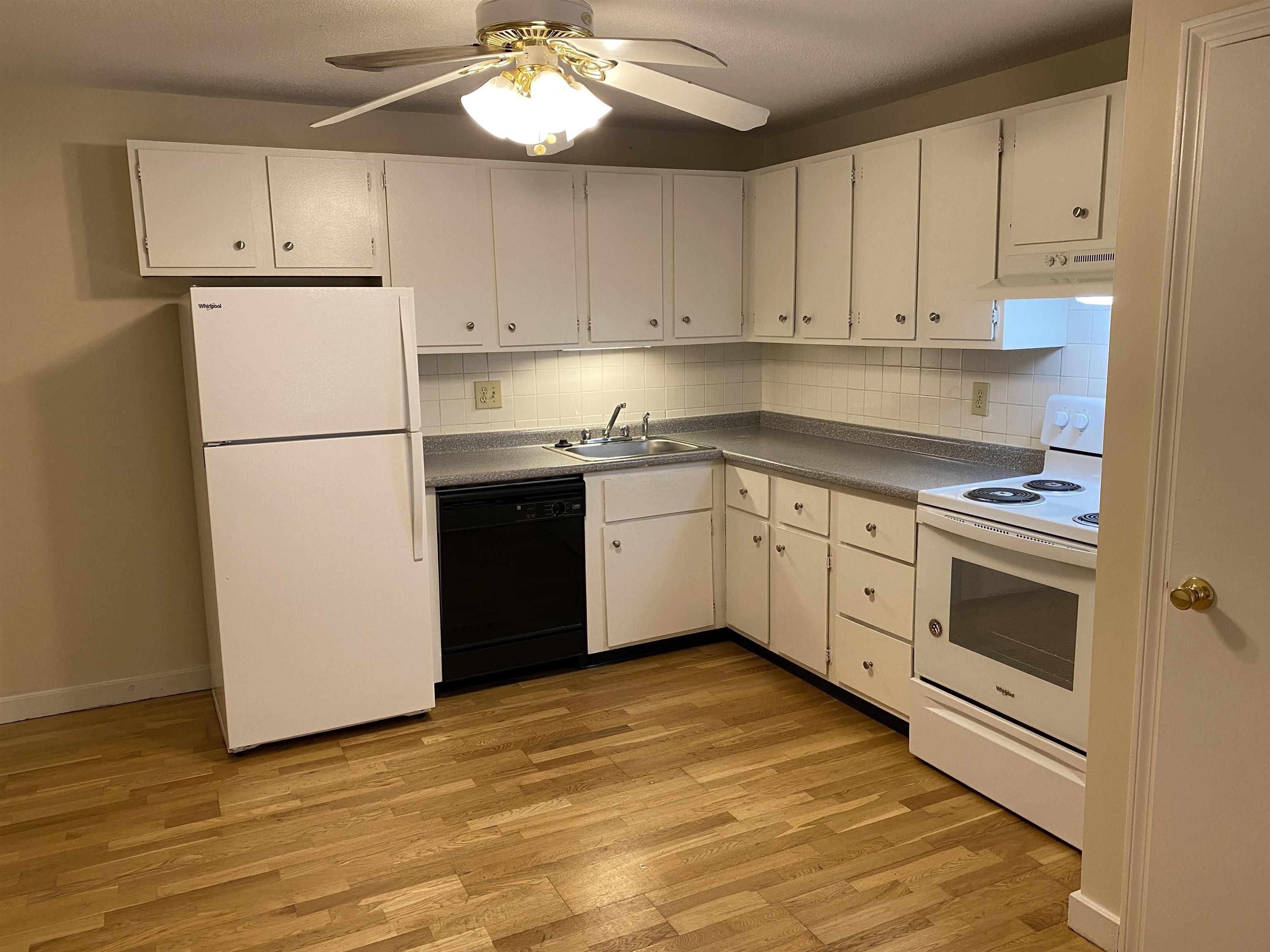 29 Capron Road, Unit 85 Milford, NH 03055 - Photo 4 of 35