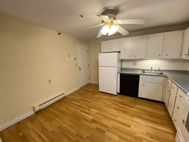 $1,920 | 29 Capron Road, Unit 85, Milford, NH 03055