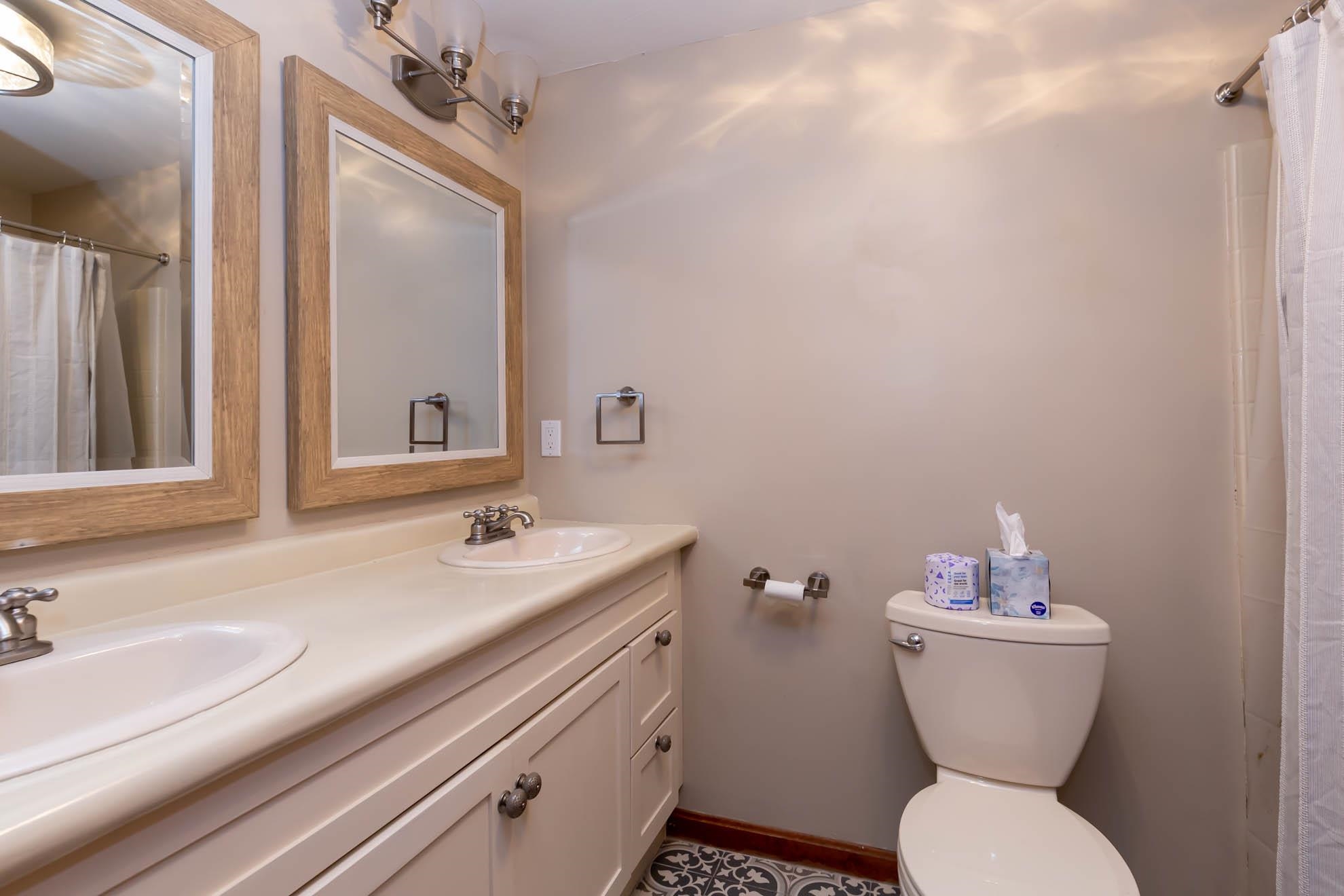 18 Regency Drive Bedford, NH 03110 - Photo 28 of 39