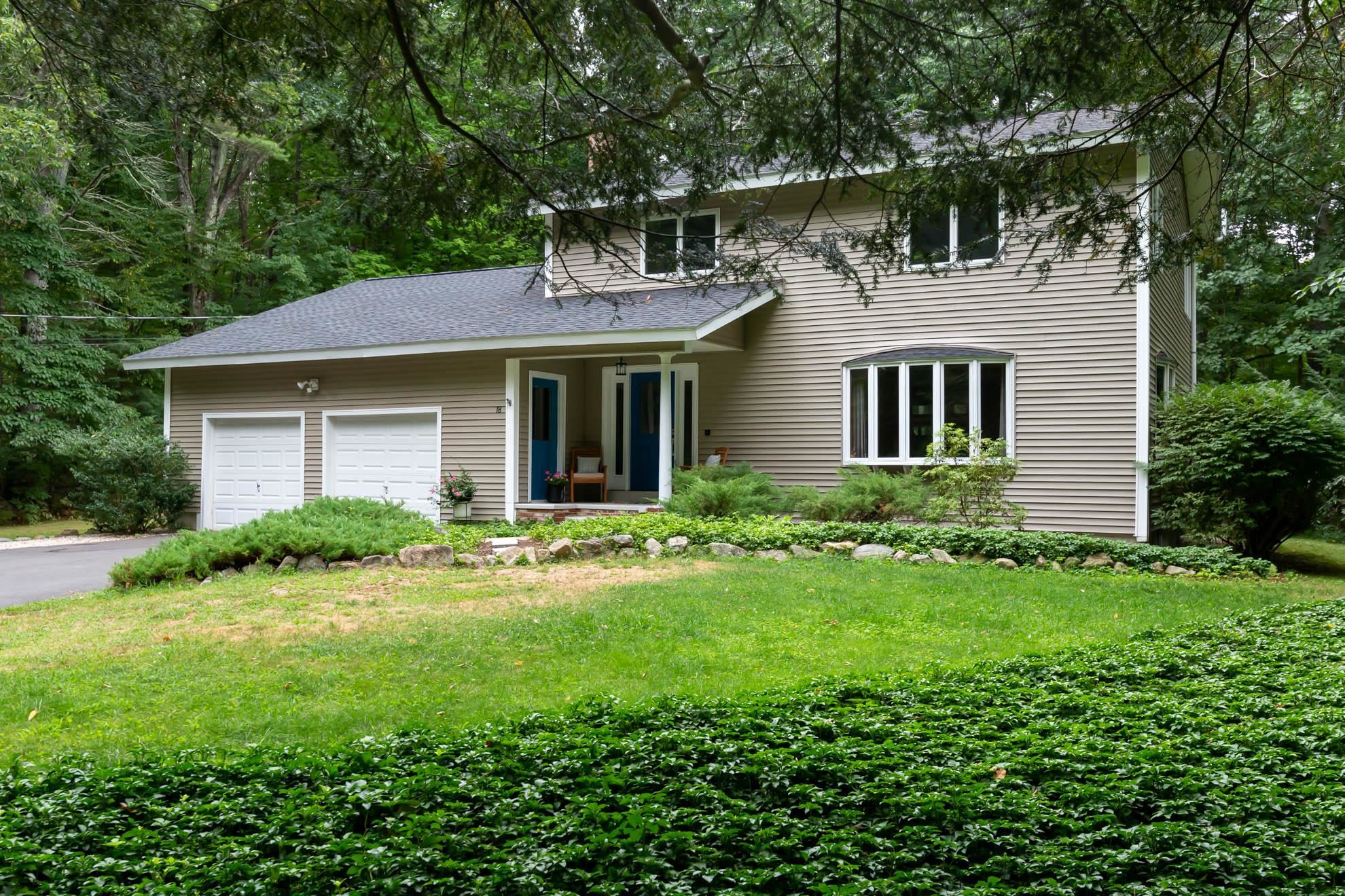 18 Regency Drive Bedford, NH 03110 - Photo 3 of 39