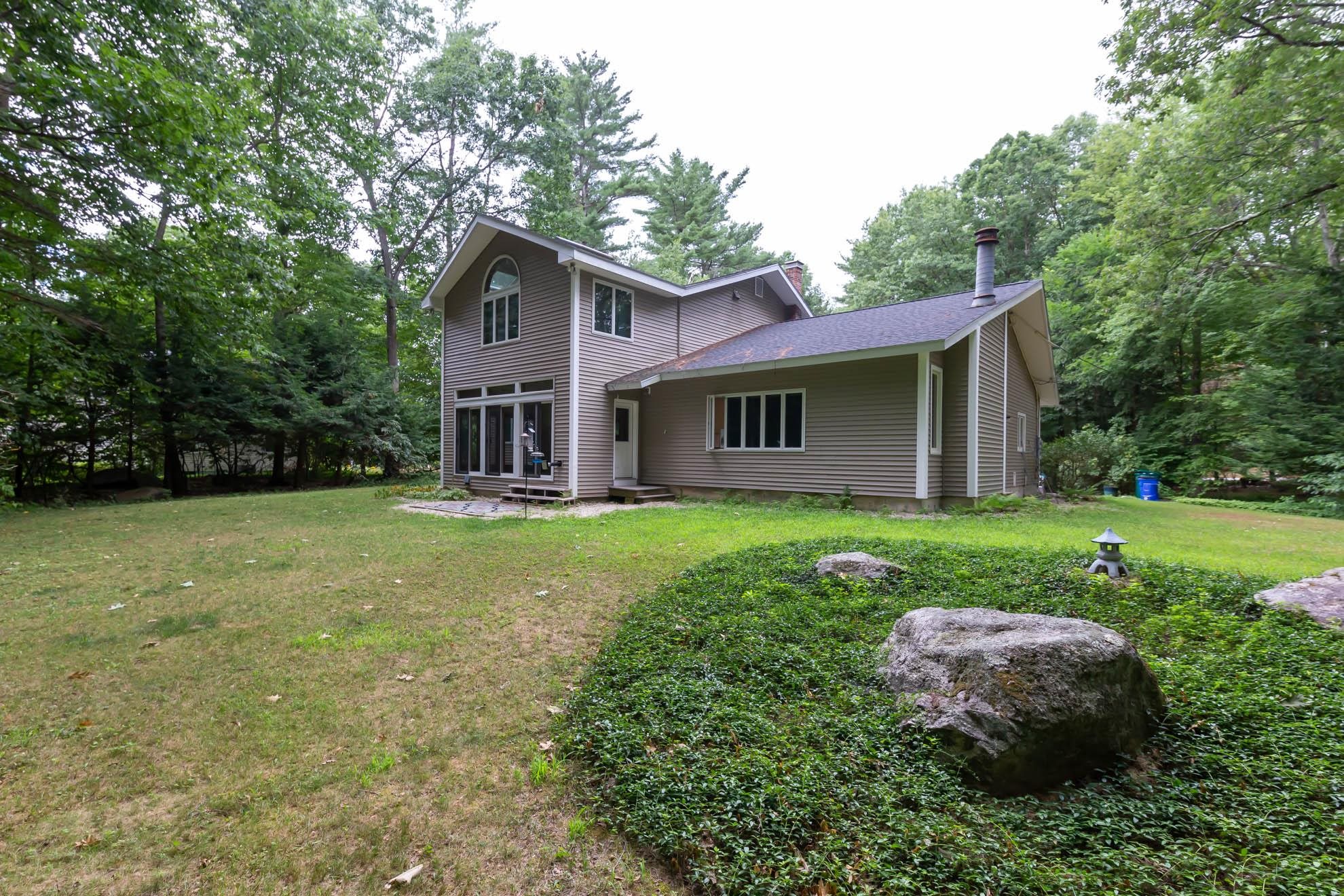 18 Regency Drive Bedford, NH 03110 - Photo 4 of 39