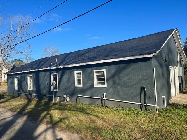 a house that has a backyard
